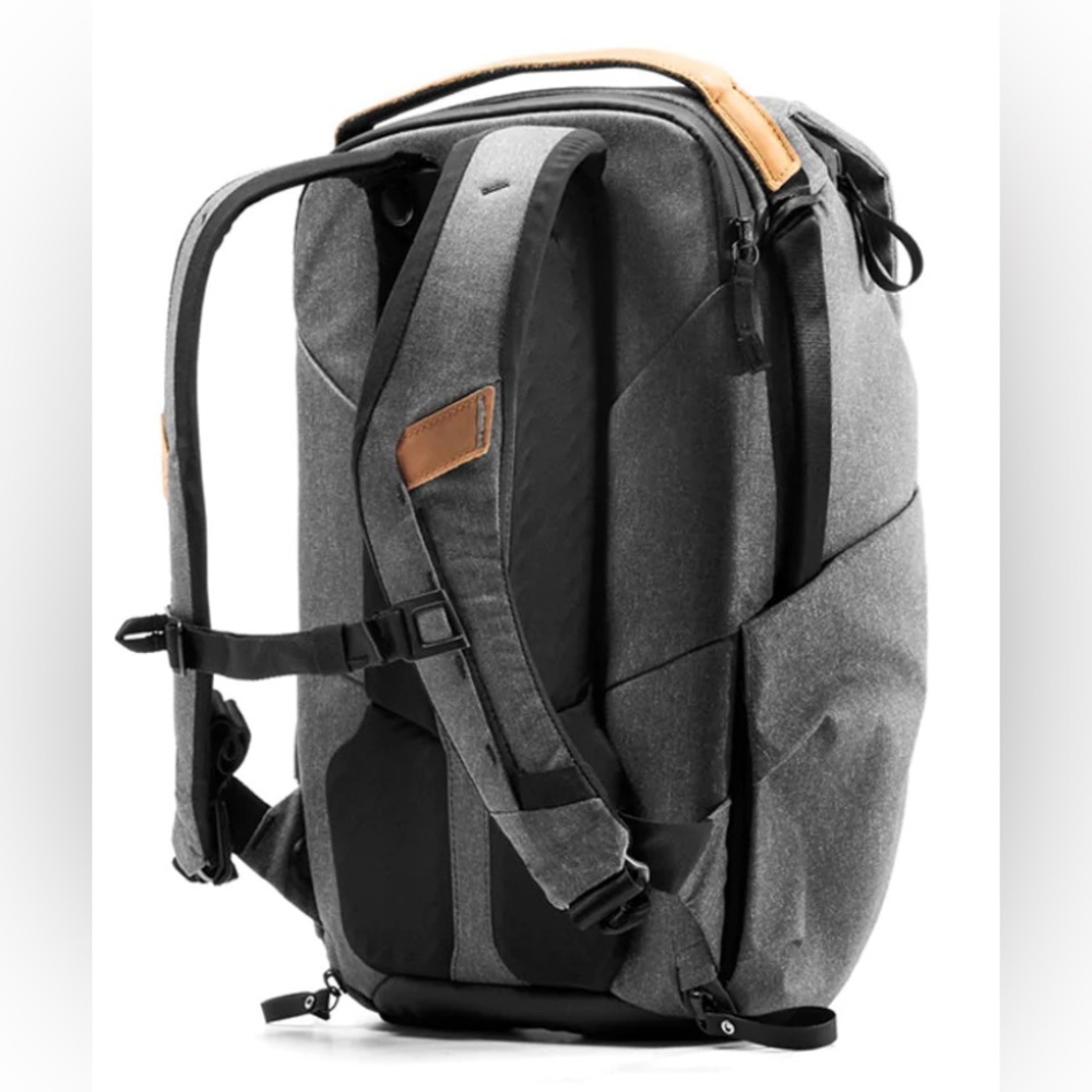 20L EVERYDAY BACKPACK | Charcoal | Fetch Merch | Peak Design | V2